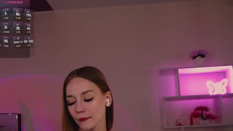 Snapshot of miss_nicoletta chatting on January 9, 2025, 5:02 am Nicole online show from January 9, 2025, 5:02 am