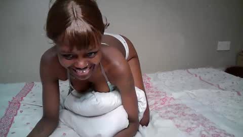 Snapshot of miss_pretty1 chatting on March 25, 2026, 9:43 pm miss_pretty1 online show from March 25, 2026, 9:43 pm