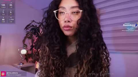 Amy Olivera online show from October 16, 2025, 1:23 pm