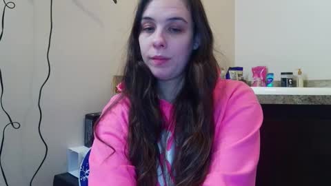 Snapshot of miss_sunshine01 chatting on December 15, 2025, 12:15 am Bella online show from December 15, 2025, 12:15 am