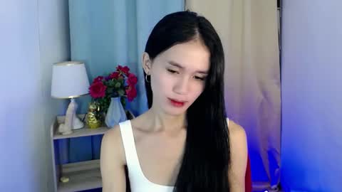 Snapshot of miss_sunshinex chatting on February 3, 2025, 5:29 am Shine online show from February 3, 2025, 5:29 am