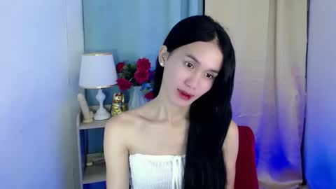 Snapshot of miss_sunshinex chatting on February 12, 2025, 3:18 am Shine online show from February 12, 2025, 3:18 am
