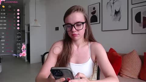 Bella online show from March 2, 2025, 2:51 am