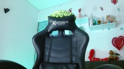 hanna    online show from February 20, 2026, 1:46 am