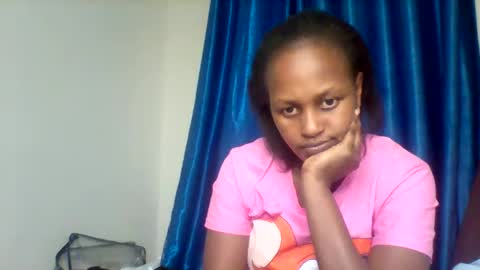 Snapshot of miss_vall chatting on November 17, 2025, 12:33 pm miss_vall online show from November 17, 2025, 12:33 pm