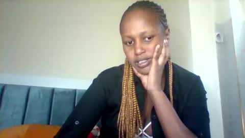 Snapshot of miss_vall chatting on January 12, 2026, 8:19 am miss_vall online show from January 12, 2026, 8:19 am