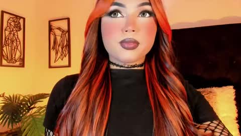 miss_zz online show from November 22, 2025, 6:29 pm