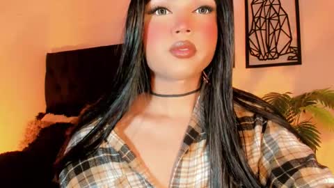 miss_zz online show from December 22, 2025, 6:27 pm