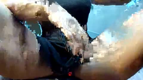 Alesyamuscledoll online show from December 3, 2024, 3:33 pm