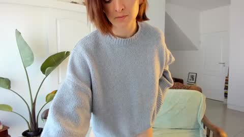 Snapshot of missalexthorn chatting on December 4, 2025, 1:20 pm Alexandra Thorn online show from December 4, 2025, 1:20 pm