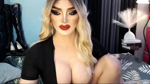 Snapshot of misschannel4sub chatting on March 5, 2025, 3:08 am PRIESTESS CHANNEL online show from March 5, 2025, 3:08 am