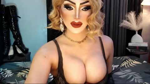 Snapshot of misschannel4sub chatting on September 16, 2025, 1:17 am PRIESTESS CHANNEL online show from September 16, 2025, 1:17 am