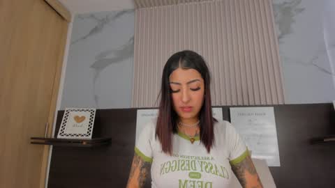 misscheelsee_as online show from December 23, 2024, 7:20 pm