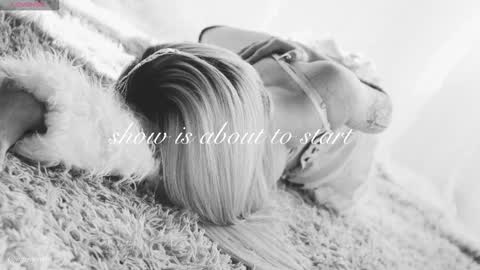 Snapshot of misschloe__ chatting on March 9, 2026, 9:19 pm Chloe freelance model Please your thumbs up are important online show from March 9, 2026, 9:19 pm