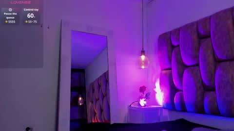 dahlia online show from October 8, 2025, 1:31 pm