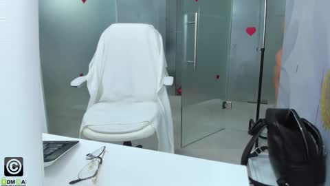 Snapshot of missdominna chatting on March 16, 2026, 3:45 am Miss Domina online show from March 16, 2026, 3:45 am