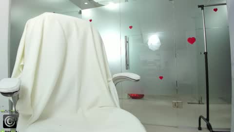 Snapshot of missdominna chatting on March 26, 2026, 4:07 am Miss Domina online show from March 26, 2026, 4:07 am