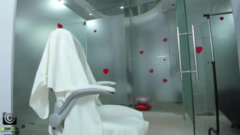 Snapshot of missdominna chatting on April 1, 2026, 2:56 am Miss Domina online show from April 1, 2026, 2:56 am