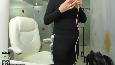 Snapshot of missdominna chatting on April 4, 2026, 2:43 am Miss Domina online show from April 4, 2026, 2:43 am