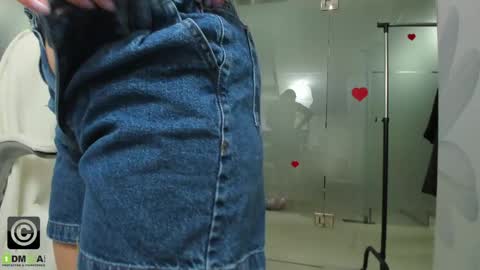 Snapshot of missdominna chatting on April 21, 2026, 2:51 am Miss Domina online show from April 21, 2026, 2:51 am