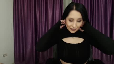 Snapshot of missdyaa chatting on January 2, 2025, 9:28 pm Miss online show from January 2, 2025, 9:28 pm