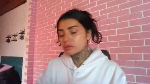 Snapshot of misselii chatting on November 28, 2025, 6:43 pm melodie online show from November 28, 2025, 6:43 pm