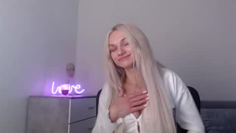 EMMA online show from September 9, 2025, 8:19 pm