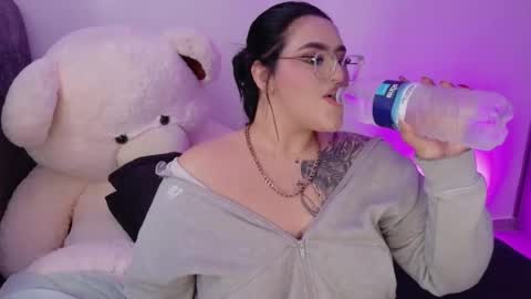 missevans_ online show from June 30, 2026, 9:38 pm
