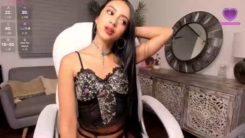 Amelia Leon online show from November 24, 2025, 1:00 pm