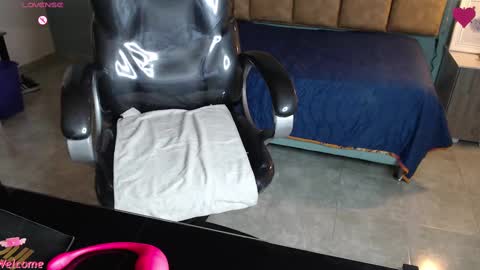 Snapshot of missgomezz_ chatting on December 17, 2024, 3:39 am Maria Gomezz online show from December 17, 2024, 3:39 am