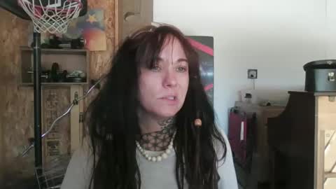 Snapshot of misshoneybadger333 chatting on October 19, 2025, 8:09 pm misshoneybadger333 online show from October 19, 2025, 8:09 pm