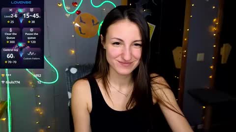 Snapshot of missis_sofiia chatting on October 22, 2025, 1:22 pm Sofia online show from October 22, 2025, 1:22 pm
