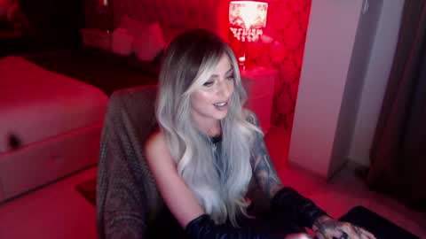 Snapshot of missjenny7 chatting on April 3, 2026, 8:51 pm MissJenny7 online show from April 3, 2026, 8:51 pm