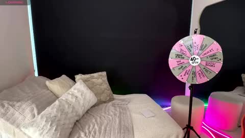 Snapshot of missjessicajade chatting on March 11, 2026, 4:18 am Miss Jessica Jade online show from March 11, 2026, 4:18 am