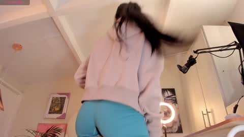 Ania online show from January 18, 2025, 1:08 pm