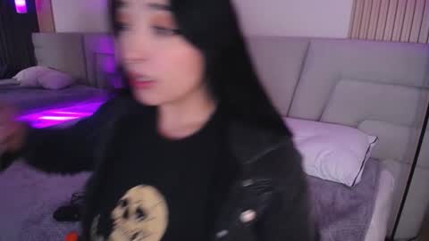 Miss Loise online show from December 3, 2025, 3:36 am