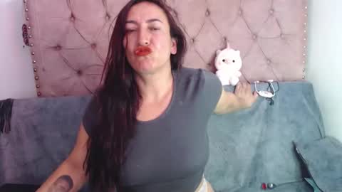 Snapshot of misslucyy1 chatting on January 17, 2026, 9:07 pm luccy online show from January 17, 2026, 9:07 pm