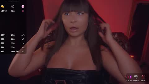 LUXXANDRA online show from October 13, 2025, 4:23 am