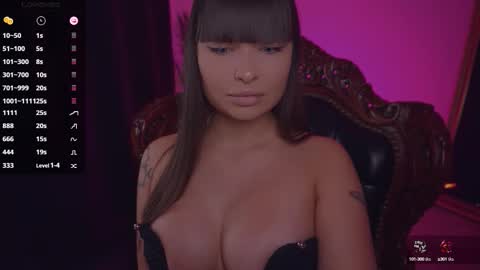 LUXXANDRA online show from October 28, 2025, 7:01 am