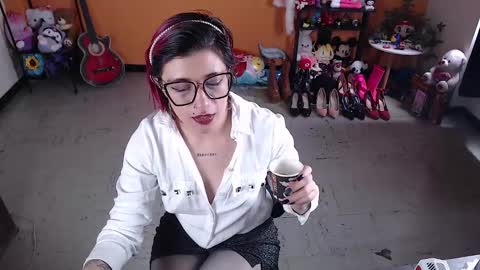 Snapshot of missmia2 chatting on December 17, 2024, 4:32 pm Miss Mia online show from December 17, 2024, 4:32 pm
