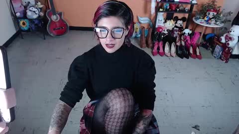 Snapshot of missmia2 chatting on December 18, 2024, 3:00 pm Miss Mia online show from December 18, 2024, 3:00 pm