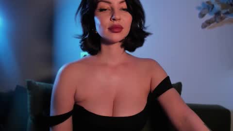 Snapshot of missmirandagd chatting on October 18, 2025, 12:50 pm online show from October 18, 2025, 12:50 pm