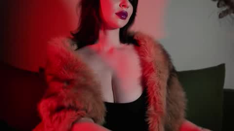 Snapshot of missmirandagd chatting on November 1, 2025, 1:46 pm online show from November 1, 2025, 1:46 pm