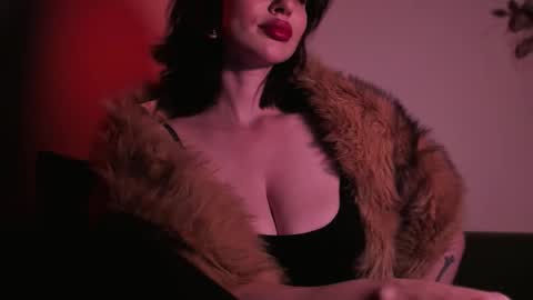 Snapshot of missmirandagd chatting on November 10, 2025, 8:08 pm online show from November 10, 2025, 8:08 pm