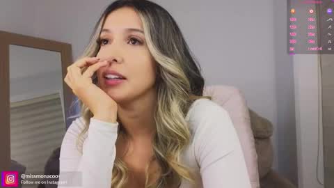 Emma Rivera online show from October 31, 2025, 1:06 am