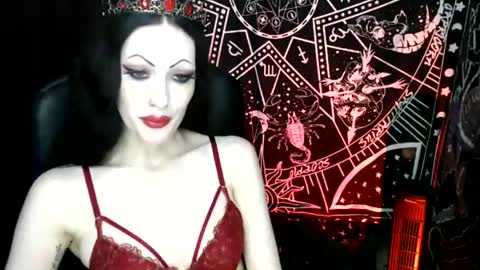 Snapshot of missmoondoll chatting on January 8, 2025, 4:12 am MissMoonDoll online show from January 8, 2025, 4:12 am