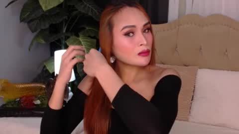 missoliviaontop online show from April 12, 2026, 4:34 pm