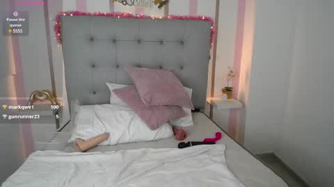 Penelope online show from February 26, 2025, 1:53 am