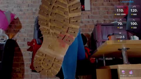 Miss Venus online show from March 5, 2025, 7:16 am