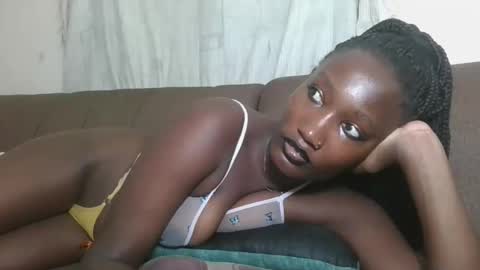 pretty gal online show from October 26, 2025, 11:16 am